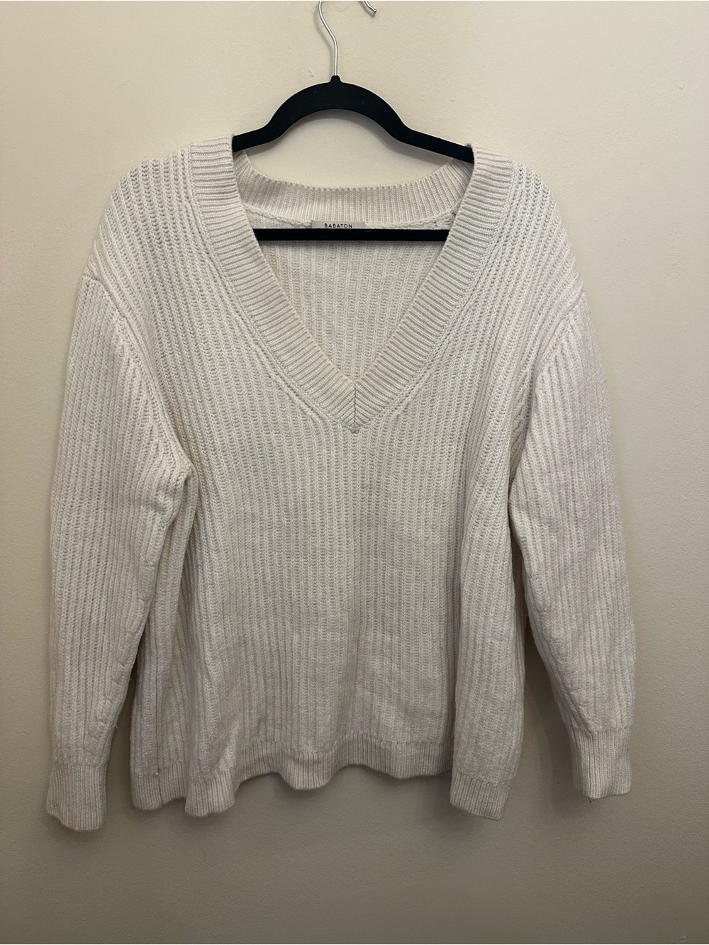 Babaton Aritzia 100% Merino Wool Rib Knit V-Neck Sweater Ivory Cream Size L
